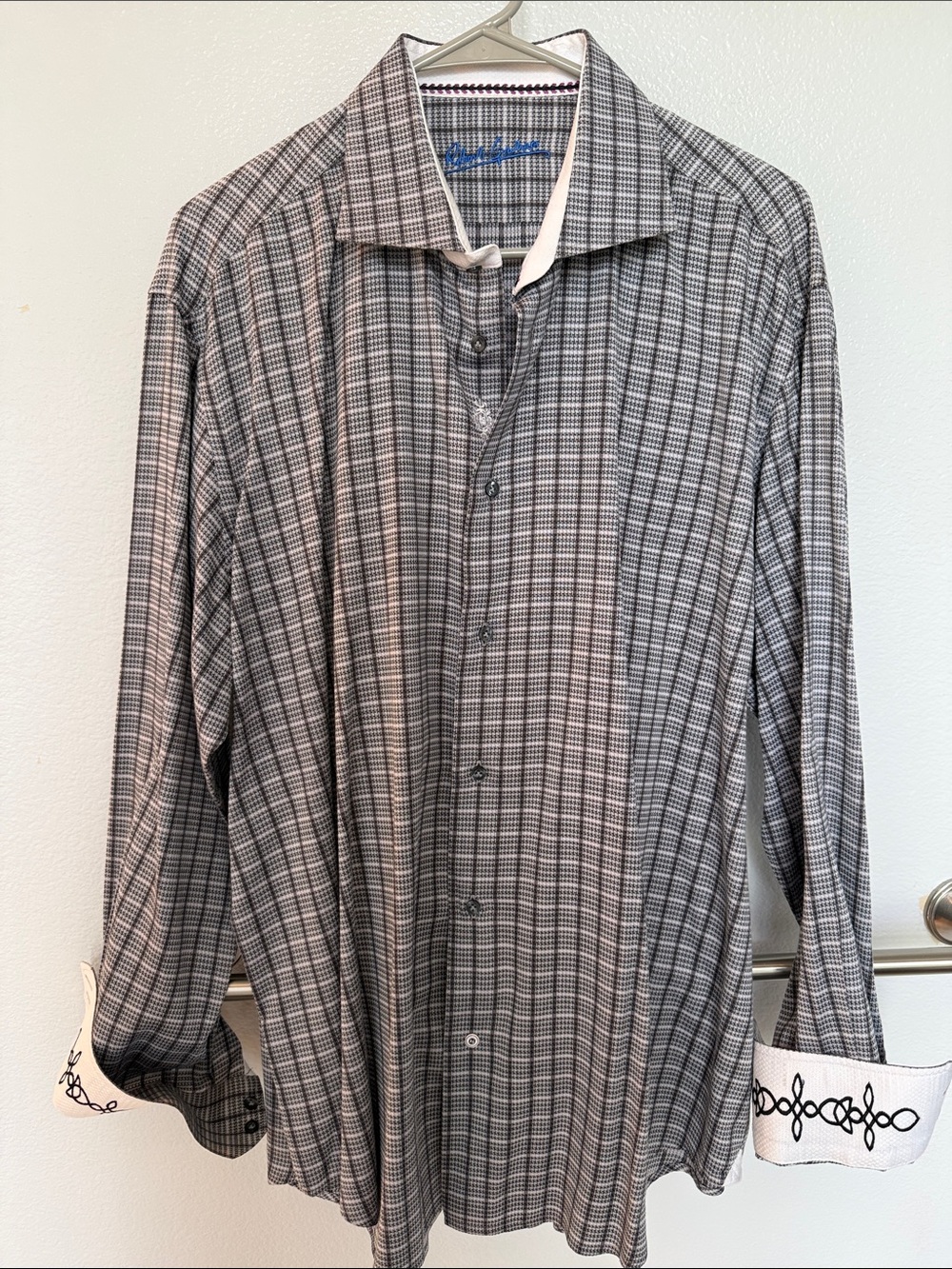 Men’s Robert Graham Dress Shirt, size XL